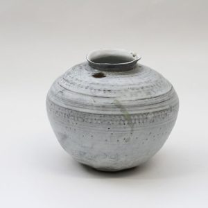 Vitrified Porcelain Bowl with Intricate Chatting Detail